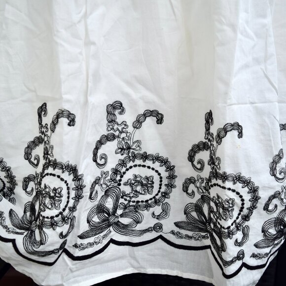 White Black Embroidered Babydoll Sweet Cotton Mini Dress - a. YiLian 阿依蓮 Lolita - Picture 4 of 6